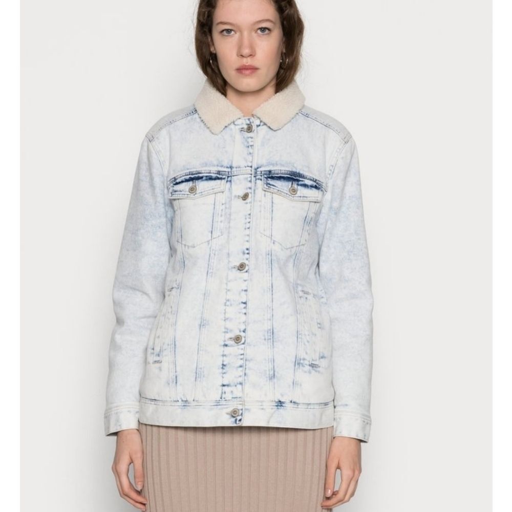 Hollister Co. SHERPA LINED BOYFRIEND – Denim Jean Jacket Size Medium